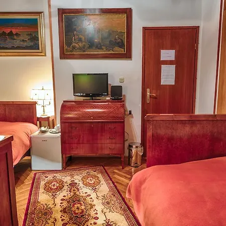 Royal Antique Apartment *