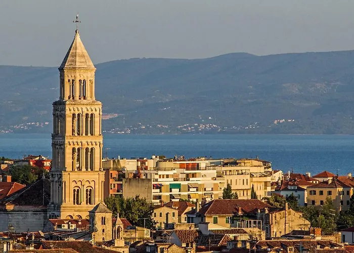 Royal Antique Apartment