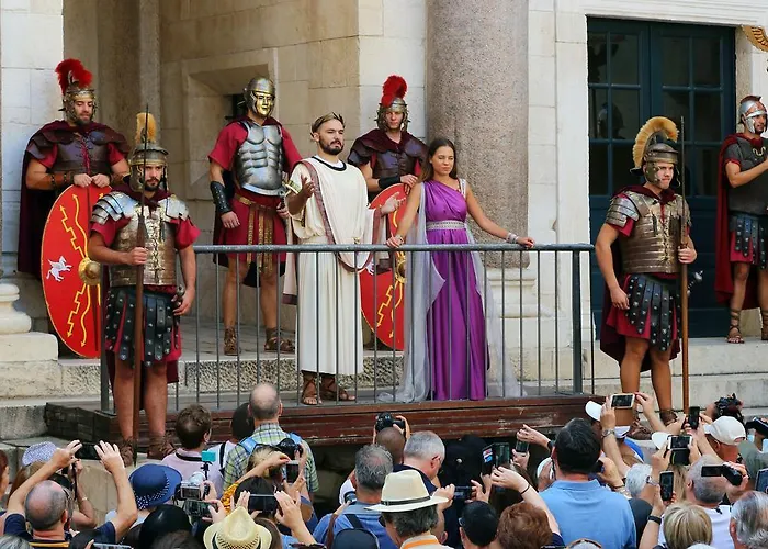 Apartment Royal Antique Apartment