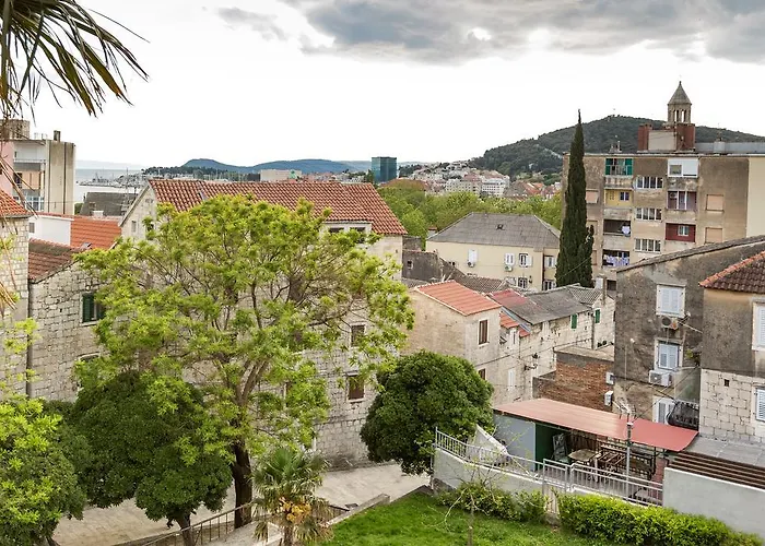 Royal Antique Apartment *