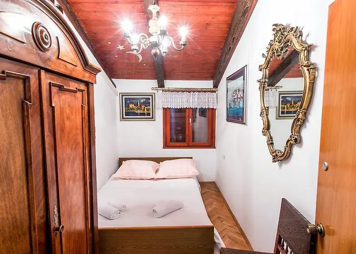 Royal Antique Apartment Split