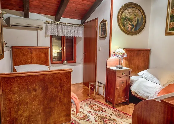 Royal Antique Apartment * Split